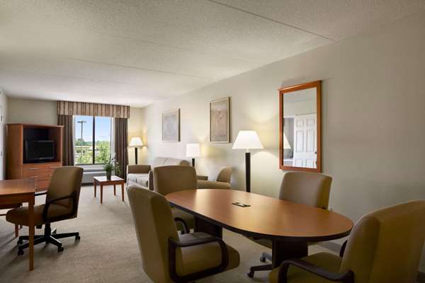 Suite - Wingate by Wyndham Jeffersontown - I-64, Exit 17