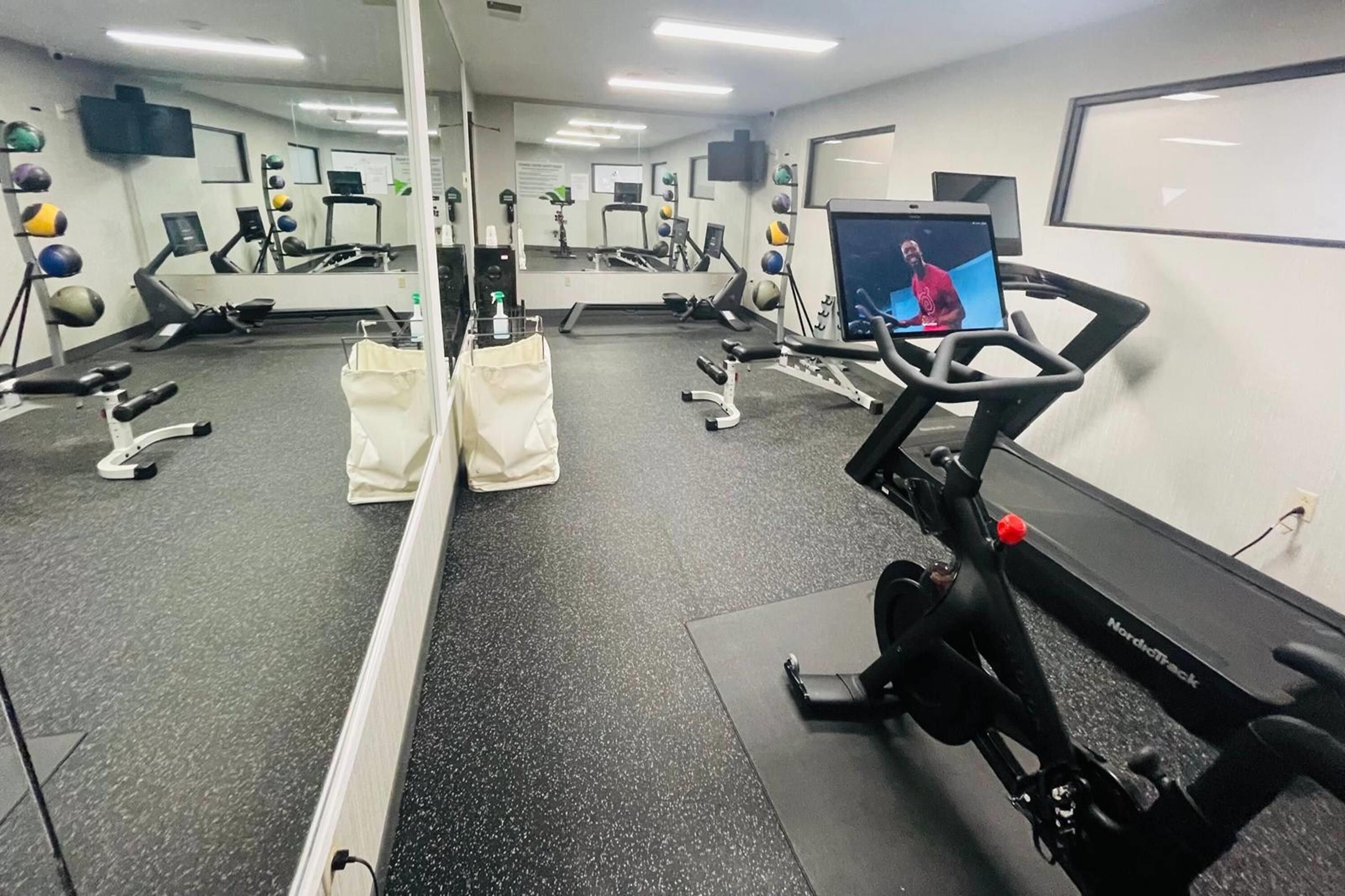 Health club fitness center gym | Wingate by Wyndham Parkersburg - Vienna
