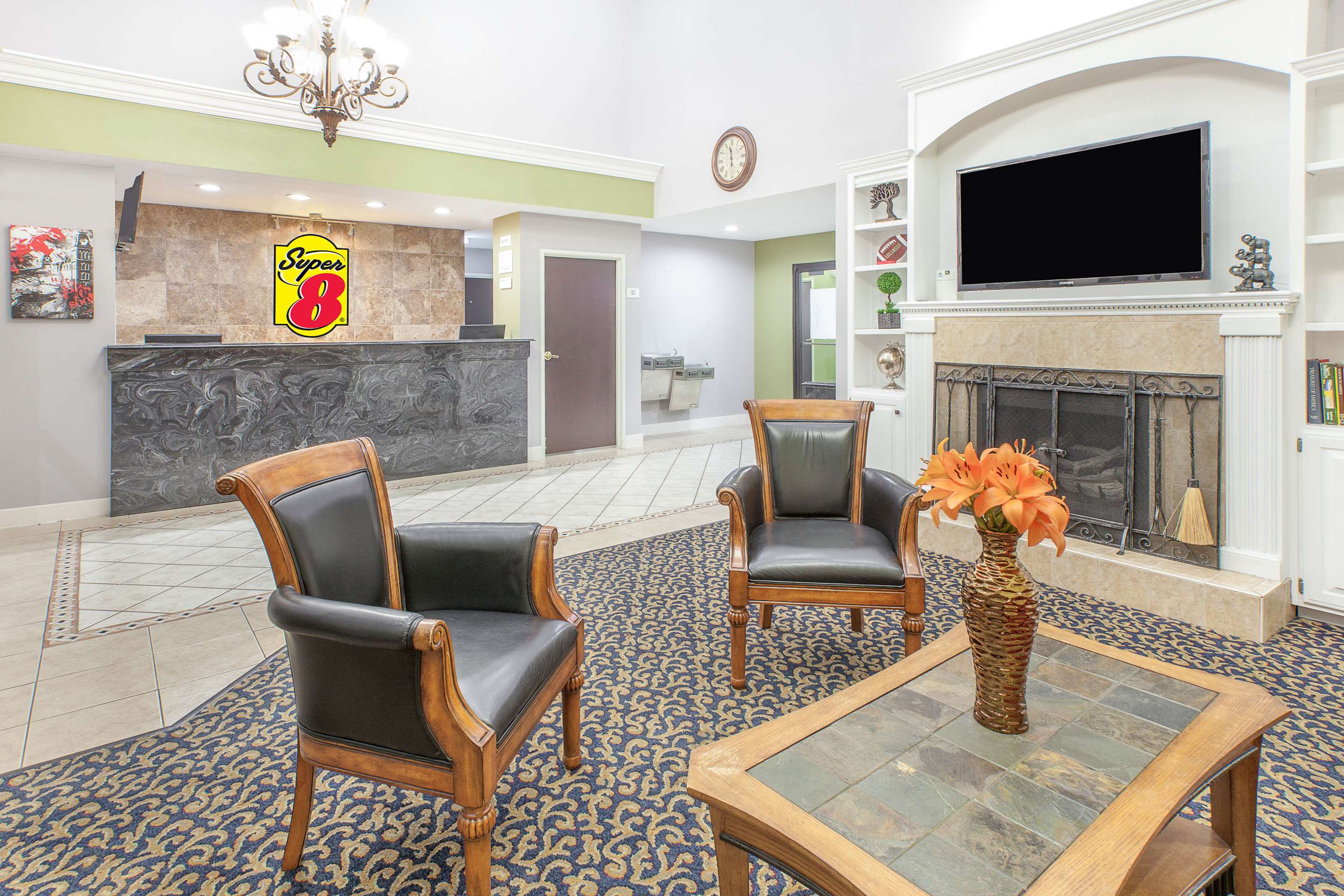 Lobby | Super 8 by Wyndham Lowell/Bentonville/Rogers Area