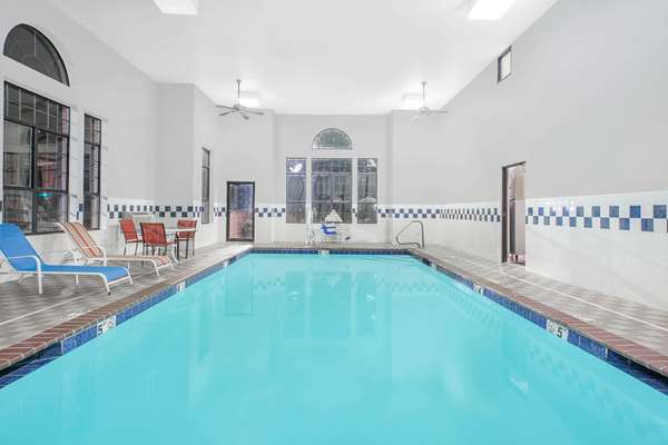Pool - Super 8 Hotel Lowell - I-540, Exit 78