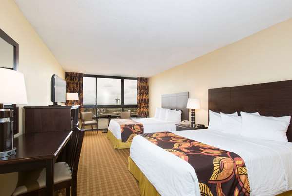  - Ramada Plaza Resort International Drive Orlando - I-4, Exits 75A & 75B