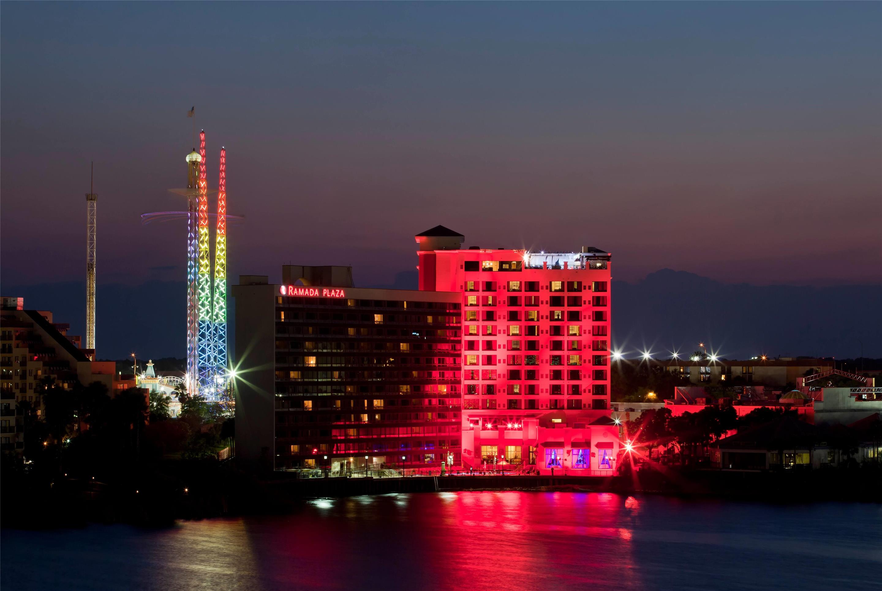 Exterior | Ramada Plaza Resort & Suites by Wyndham Orlando Intl Drive