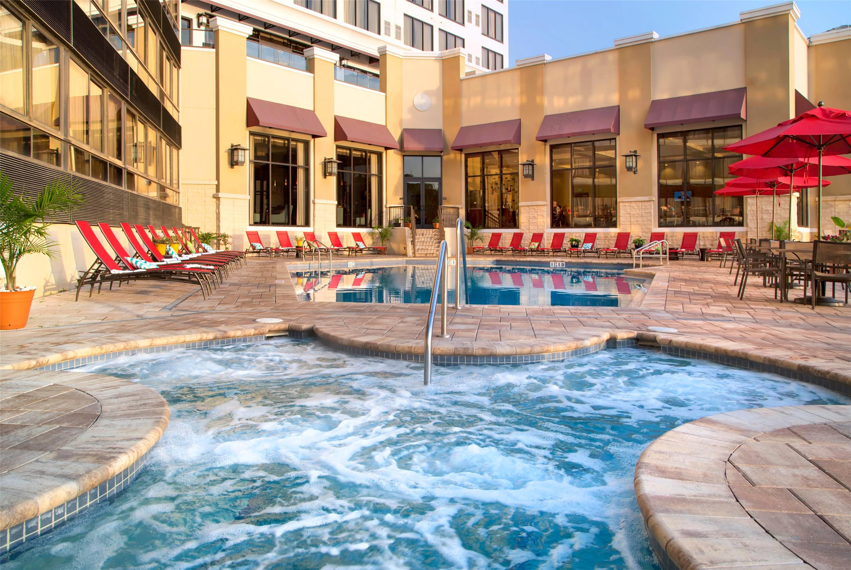 Pool | Ramada Plaza Resort & Suites by Wyndham Orlando Intl Drive
