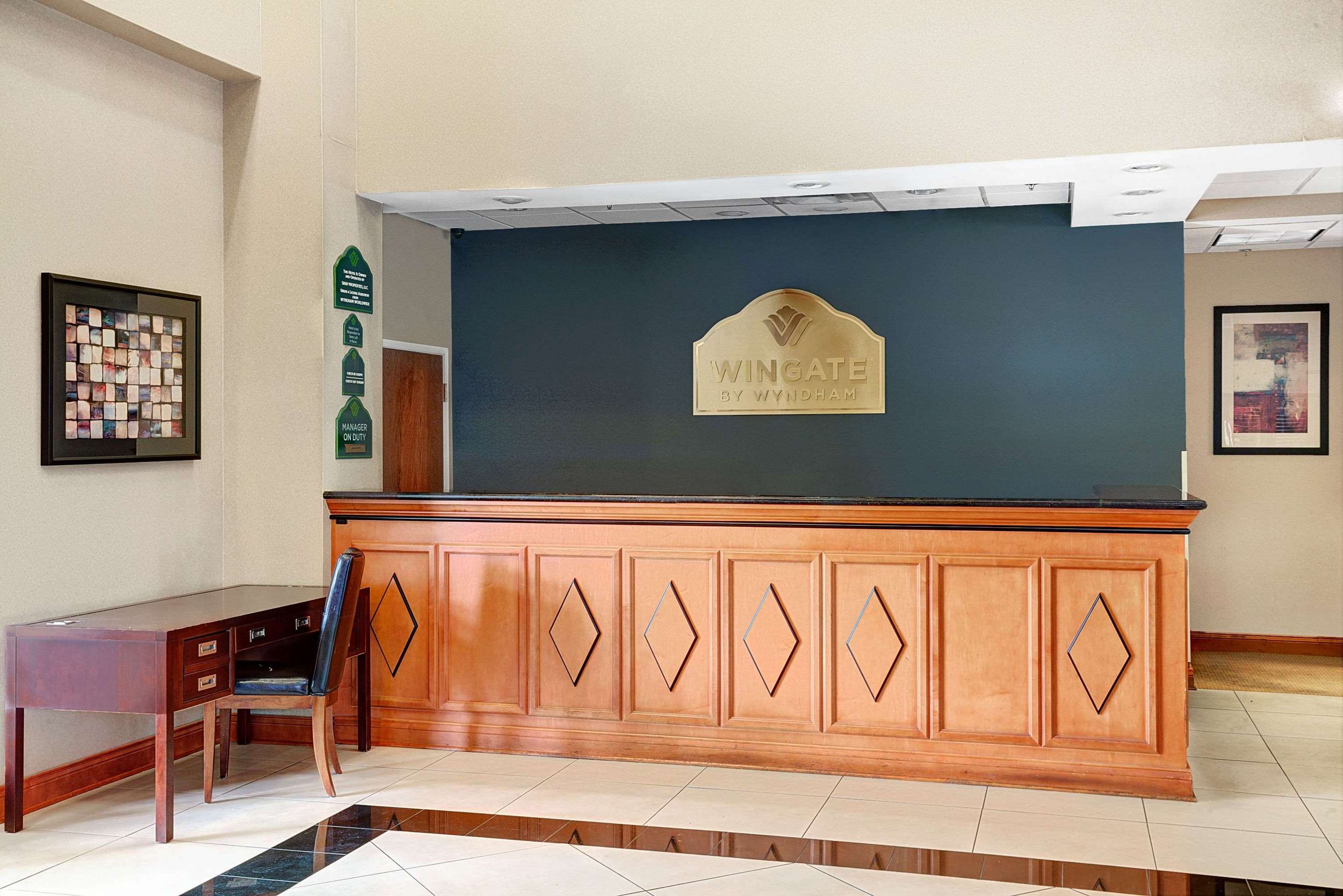 Front Desk | Wingate by Wyndham Atlanta Airport Fairburn