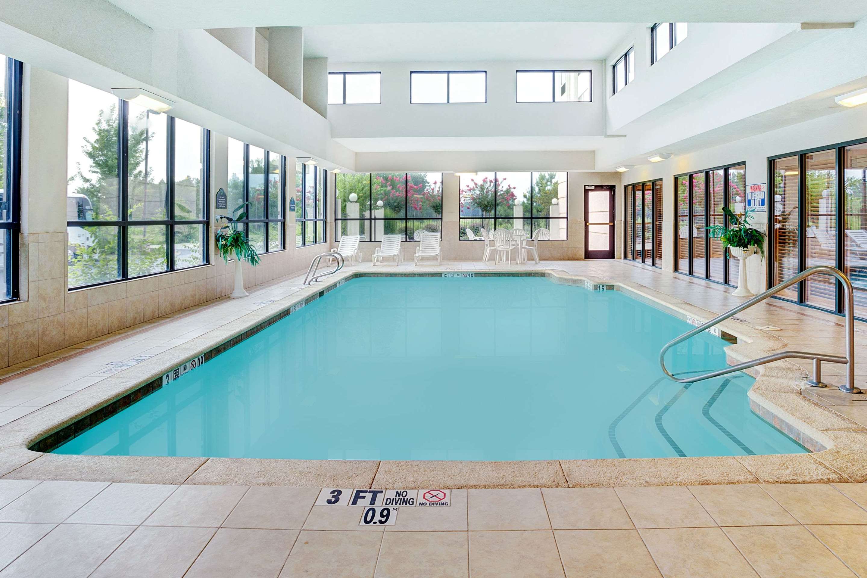 Pool | Wingate by Wyndham Atlanta Airport Fairburn