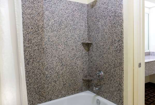  - Super 8 Motel Stafford