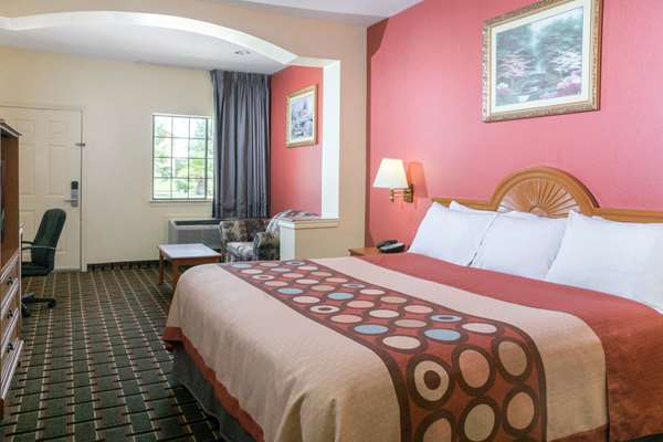 Suite - Super 8 Motel Stafford