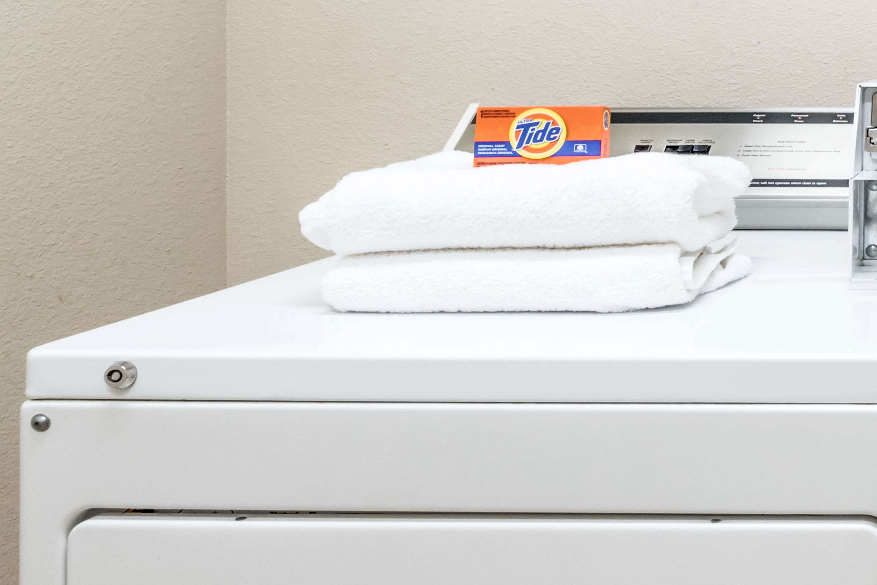 Guest Laundry | Super 8 by Wyndham Alvarado