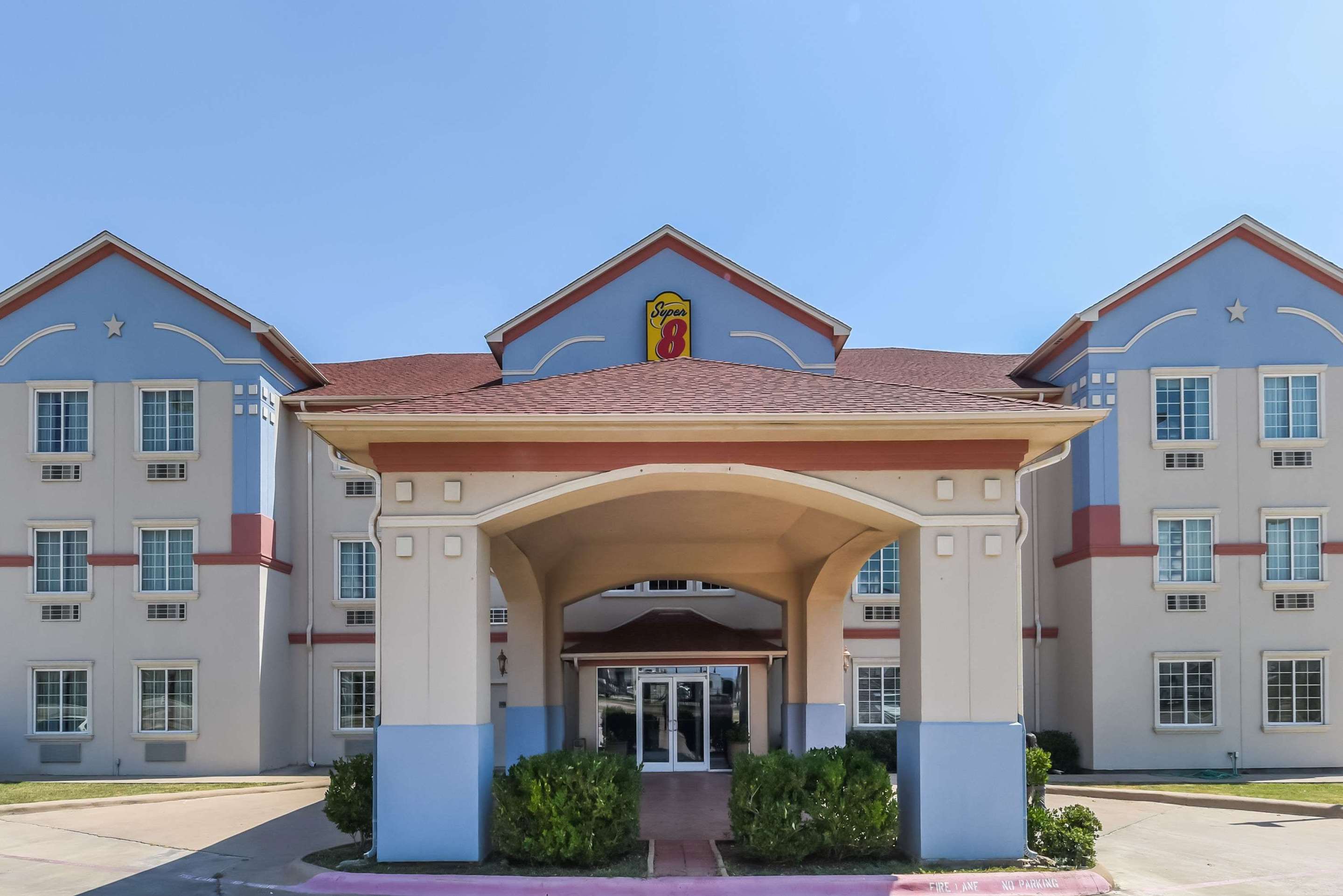 Welcome to the Super 8 Alvarado | Super 8 by Wyndham Alvarado