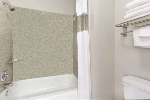  - Super 8 Hotel Alvarado