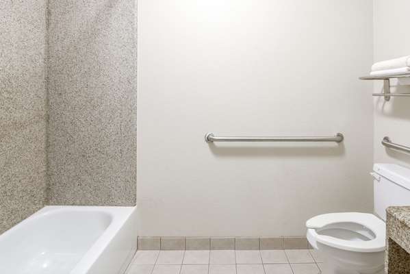  - Super 8 Hotel Alvarado