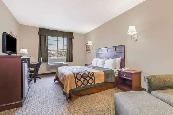  - Super 8 Hotel Alvarado