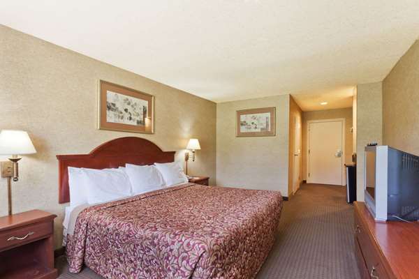  - Days Inn & Suites Wynne