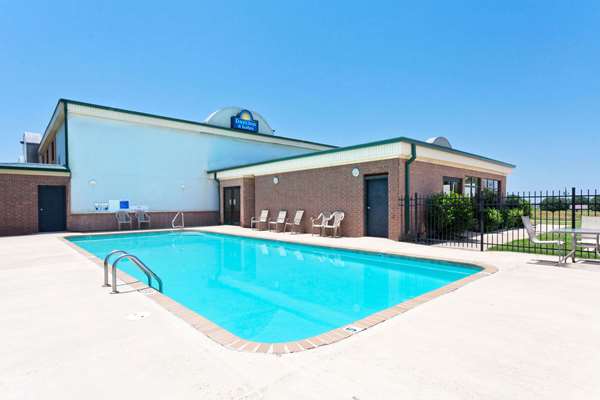 Pool - Days Inn & Suites Wynne