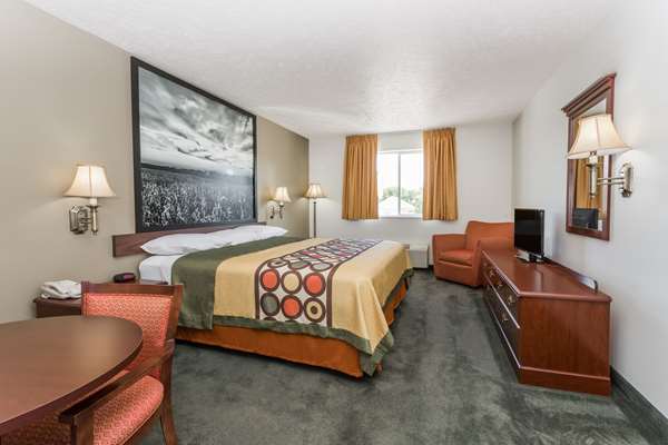  - Super 8 Hotel Alma