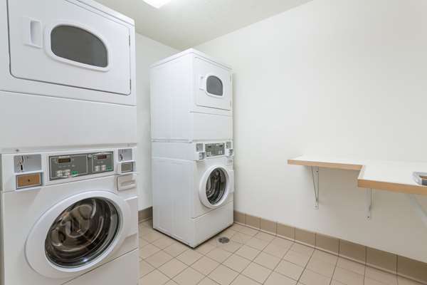  - Super 8 Hotel Alma