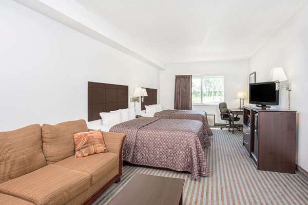  - Super 8 Motel Cedar Falls