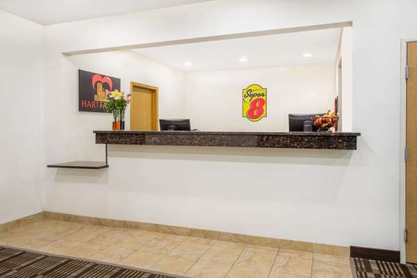  - Super 8 Motel Cedar Falls