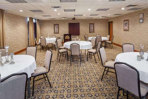  - Wingate by Wyndham Hotel Peoria