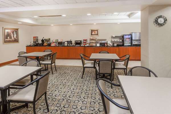  - Wingate by Wyndham Hotel Peoria