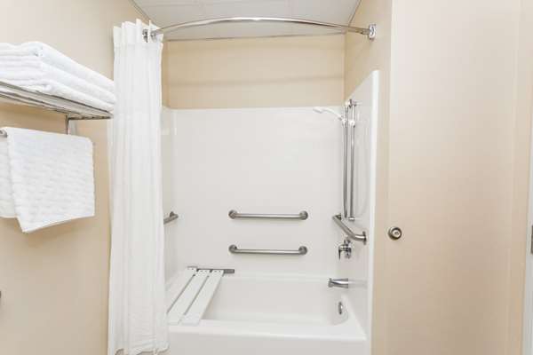  - Days Inn & Suites Port Wentworth