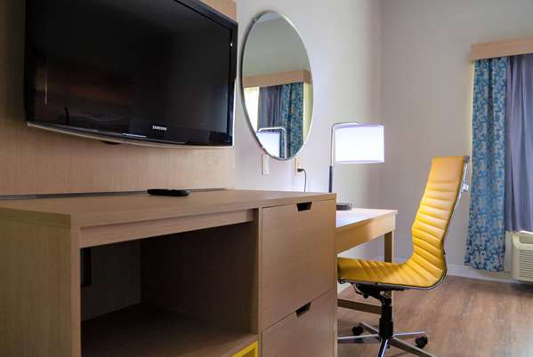  - Days Inn & Suites Port Wentworth