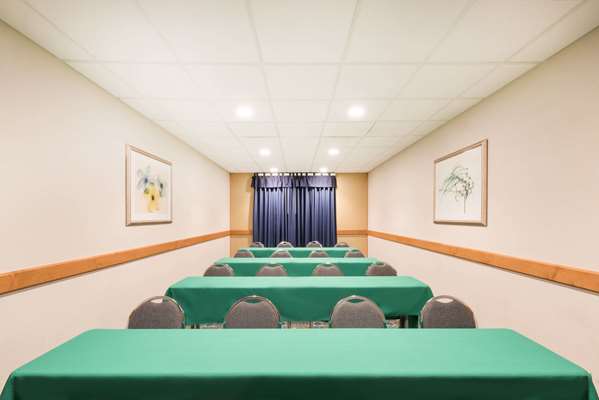  - Wingate by Wyndham Hotel York