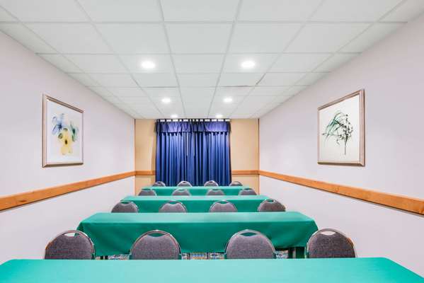  - Wingate by Wyndham Hotel York