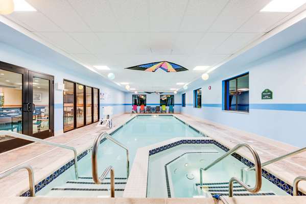 Pool - Wingate by Wyndham Hotel York