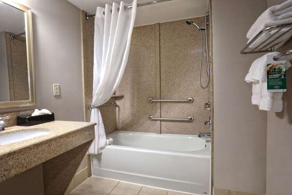  - Wingate by Wyndham Airport Savannah - I-95, Exit 104