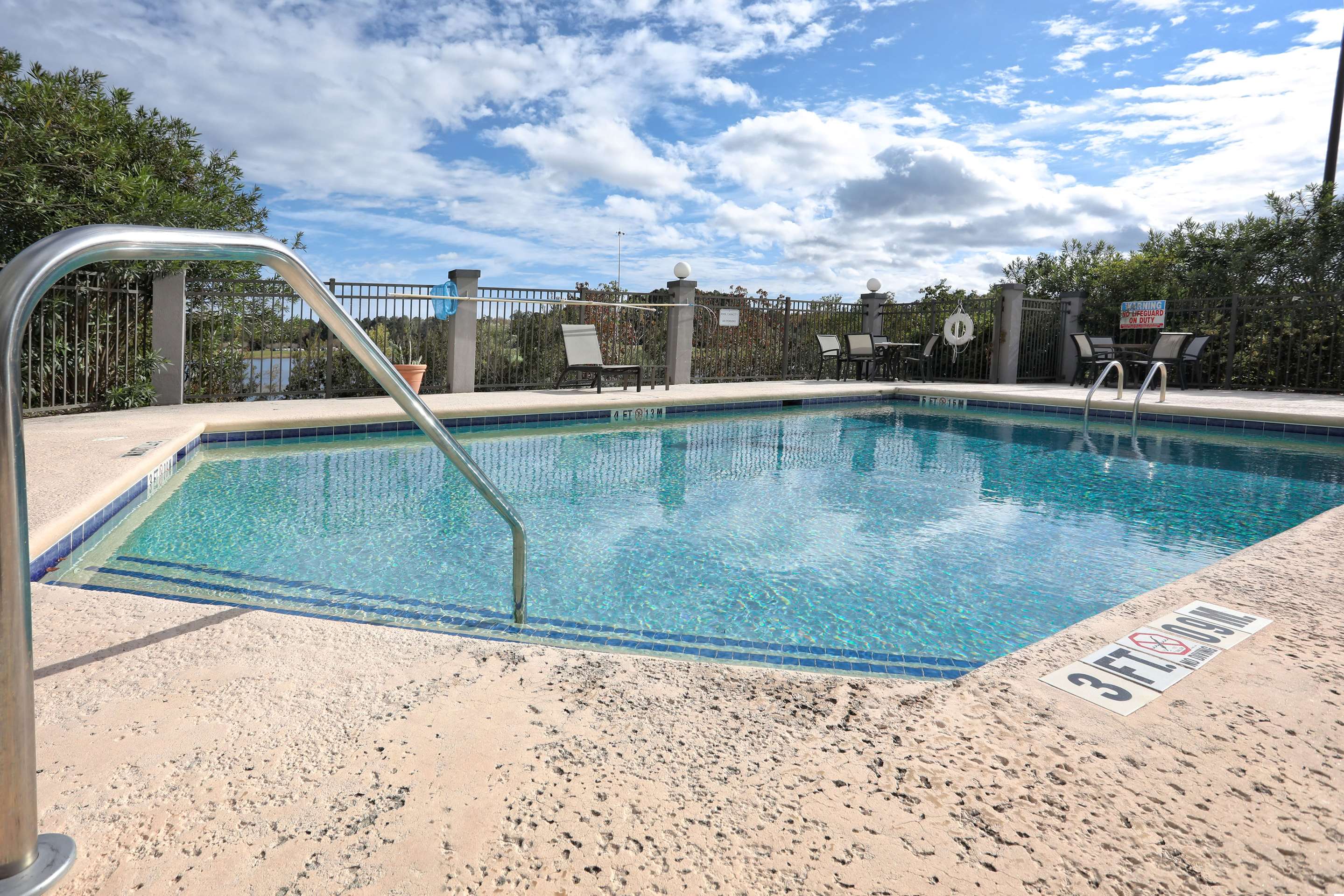 Pool | Wingate by Wyndham Savannah/Pooler
