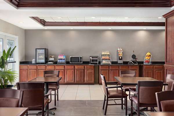  - Wingate by Wyndham Hotel Southport