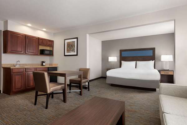 Suite - Wingate by Wyndham Hotel Southport