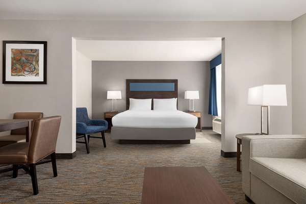 Suite - Wingate by Wyndham Hotel Southport