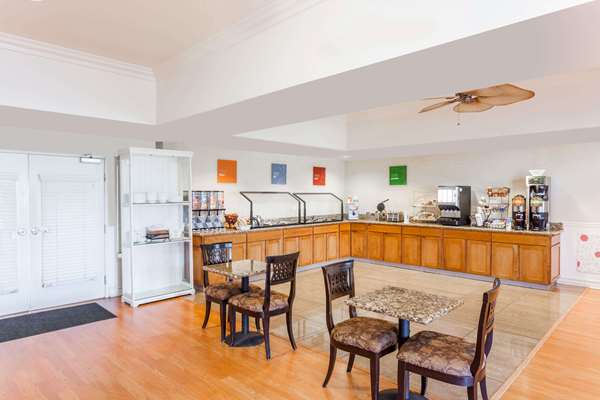  - Hawthorn Suites by Wyndham Victorville - I-15, Exit 147