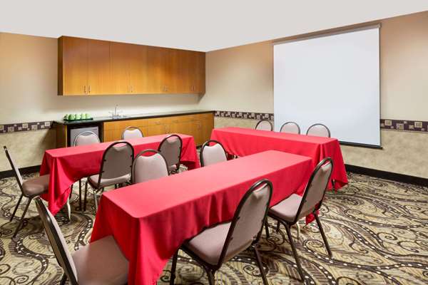  - Hawthorn Suites by Wyndham Gold River Rancho Cordova