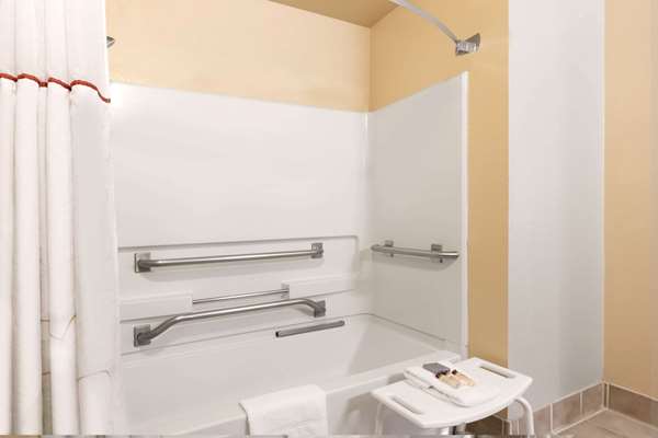  - Hawthorn Suites by Wyndham Gold River Rancho Cordova