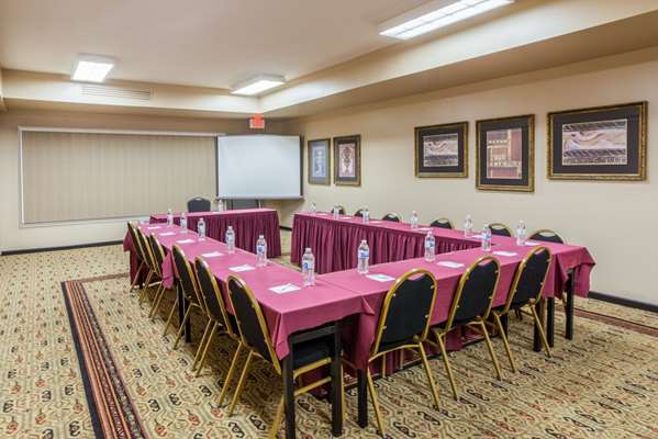  - Hawthorn Suites by Wyndham Bloomington - I-55 & I-74, Exit 160