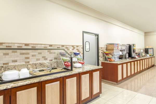  - Hawthorn Suites by Wyndham Bloomington - I-55 & I-74, Exit 160