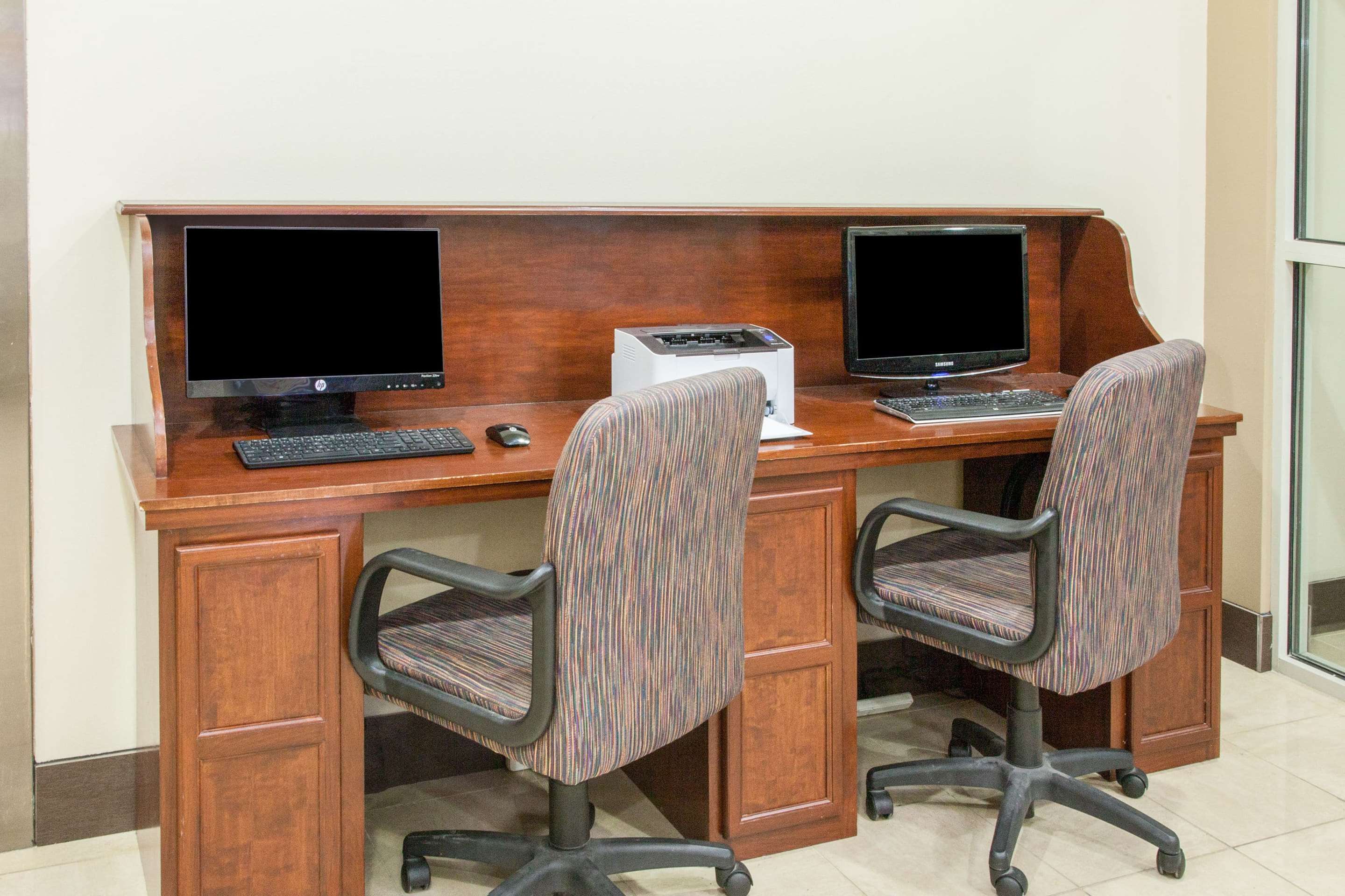 Business Center | Hawthorn Suites by Wyndham Bloomington