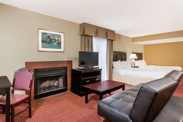  - Hawthorn Suites by Wyndham North Columbus - I-71, Exit 117