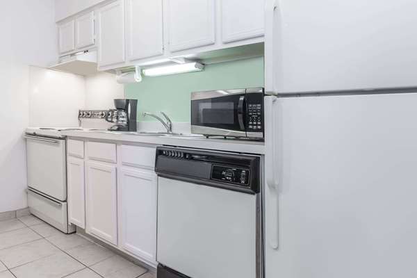 Suite - Hawthorn Suites by Wyndham Market Center Dallas - I-35, Exit 433B