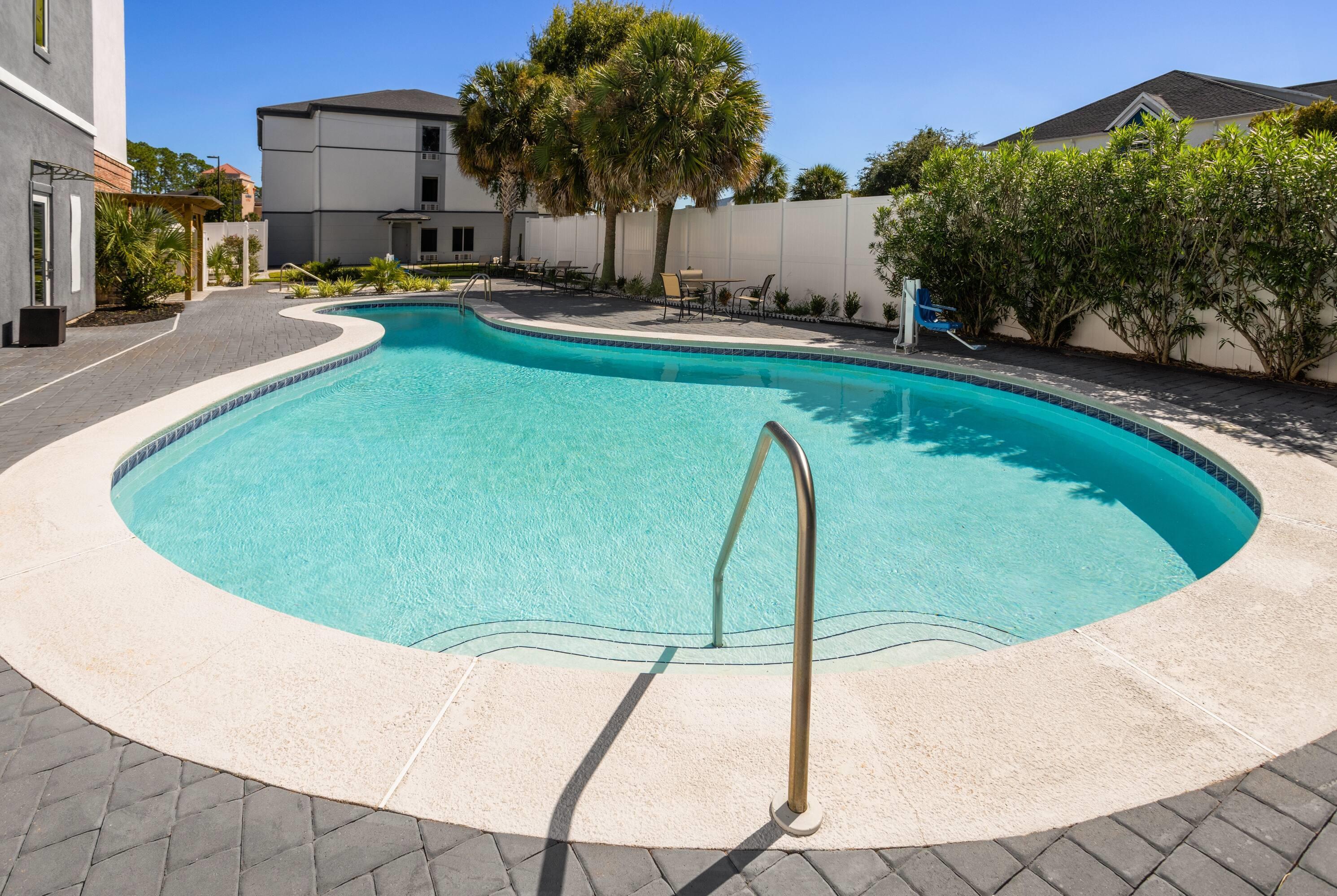 Pool | Hawthorn Suites By Wyndham Kingsland I-95/Naval Base Area