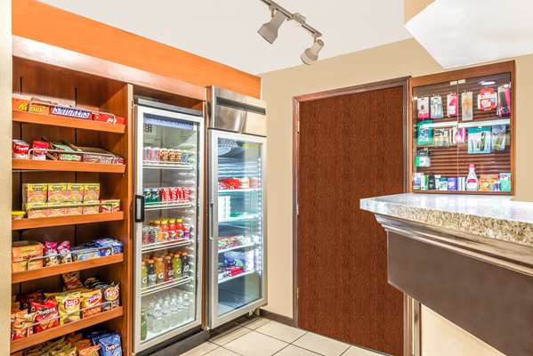  - Hawthorn Suites by Wyndham North Dayton - I-75, Exit 59