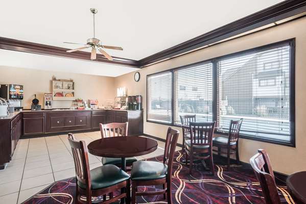  - Hawthorn Suites by Wyndham North Dayton - I-75, Exit 59