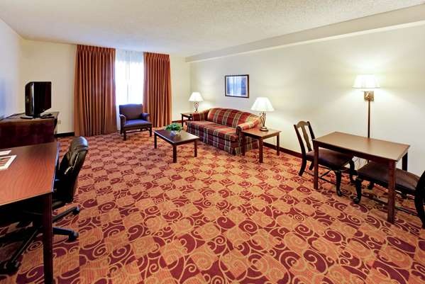  - Hawthorn Suites by Wyndham East Louisville