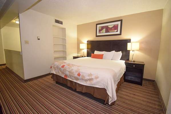  - Hawthorn Suites by Wyndham Richardson