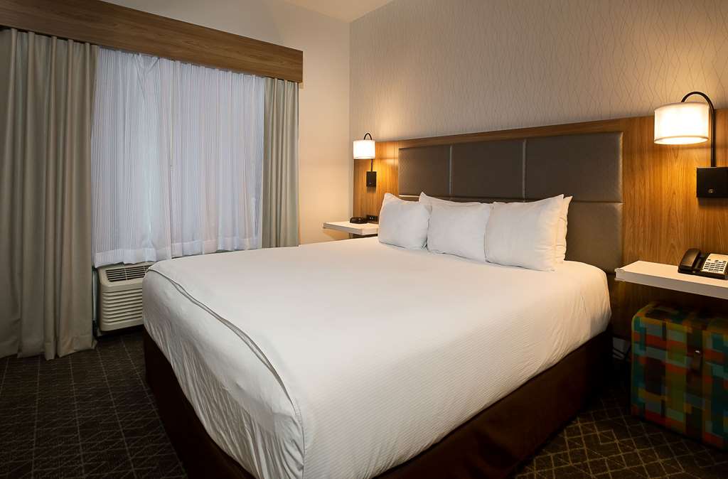 HAWTHORN SUITES BY WYNDHAM OAKLAND/-guestroom-Guest Room,On-Site.jpg
