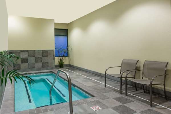 Pool - Hawthorn Suites by Wyndham Alameda