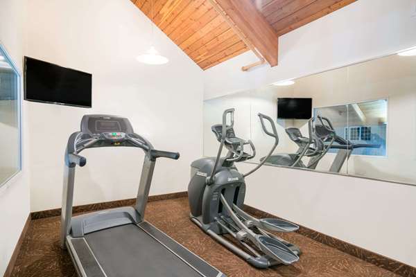 Fitness/ Exercise Room - Baymont Inn & Suites Baxter